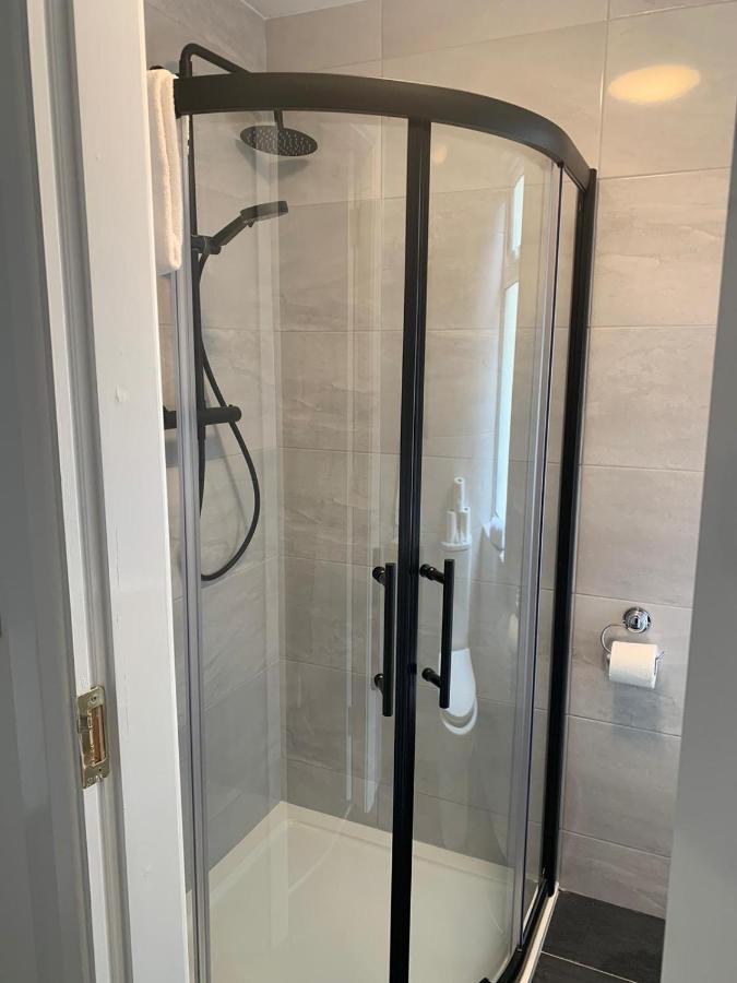 גלוואיי Eyre Square Lane Budget Rooms מראה חיצוני תמונה