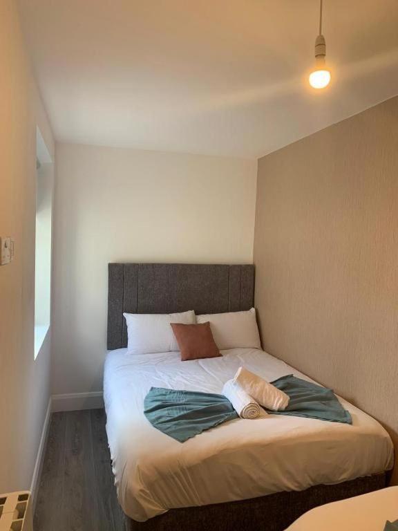 גלוואיי Eyre Square Lane Budget Rooms מראה חיצוני תמונה