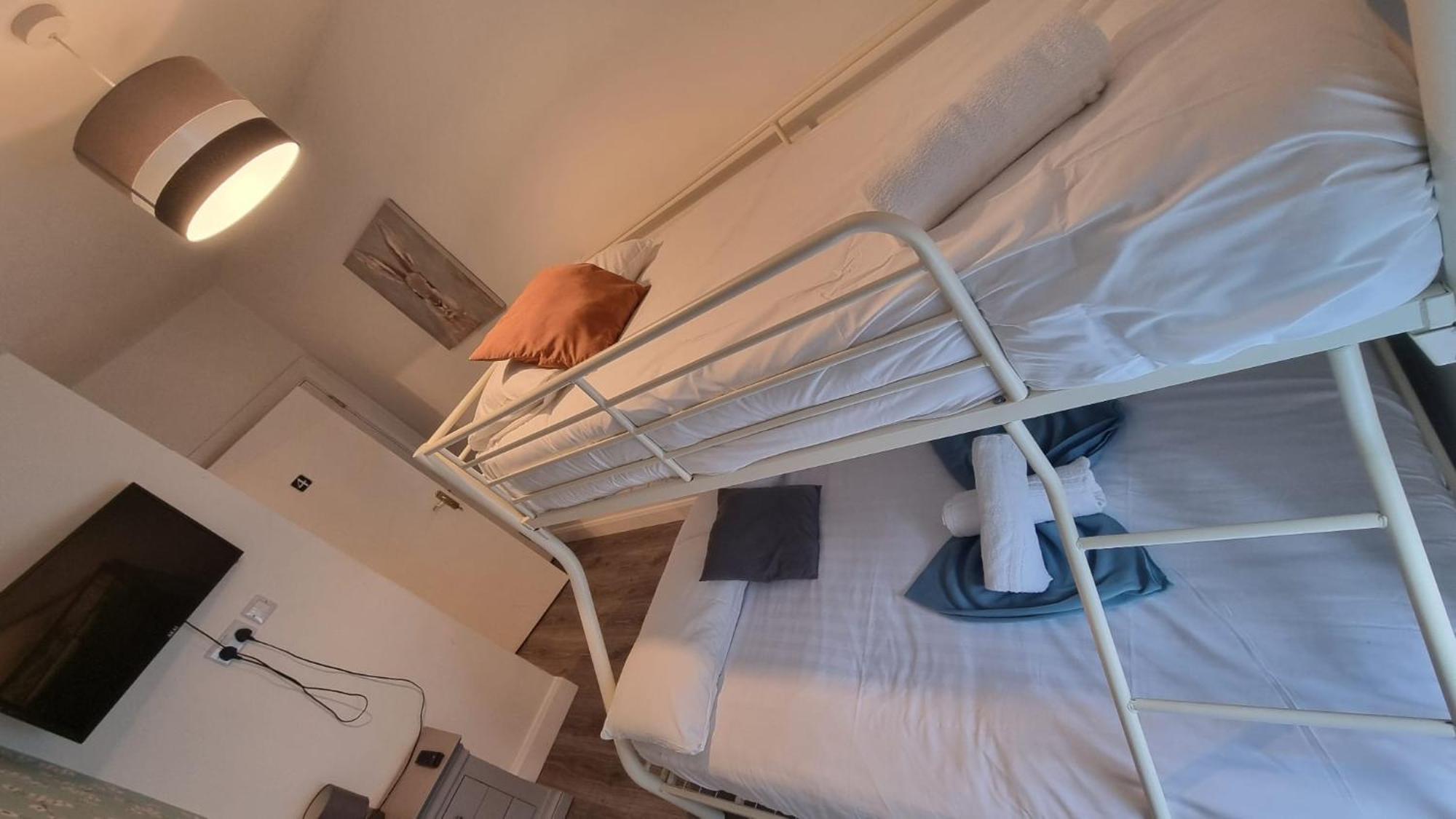גלוואיי Eyre Square Lane Budget Rooms מראה חיצוני תמונה